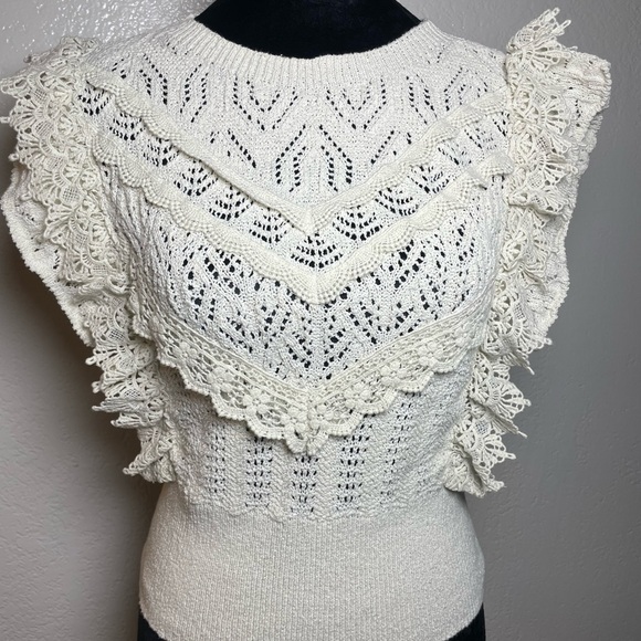 Zara Cream Lace Crop Top (size M) - Picture 2 of 6